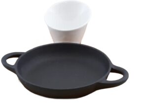 מחבת עגולה יציקת ברזל עם תוספות תחתית במבוק 21 ס'מ***10630913