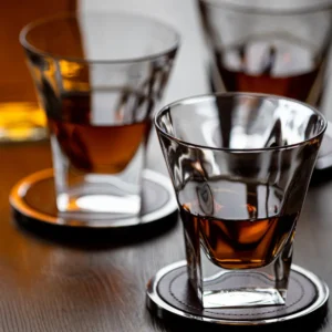 כוסות שתיה חריפה